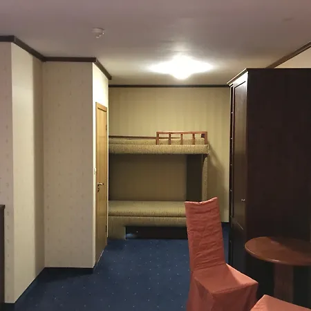 Friends فندق
