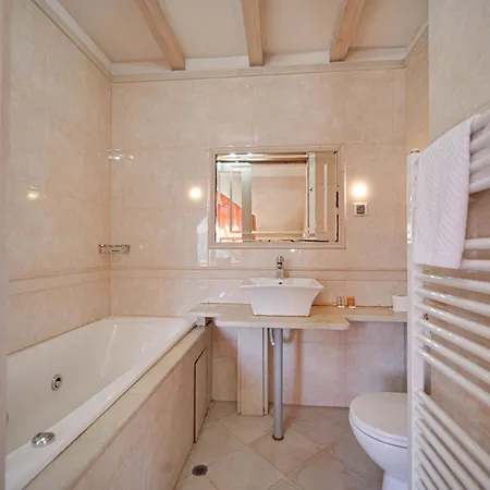 Хотел френдс 3*