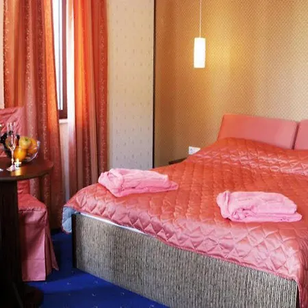 Friends Otel 3*