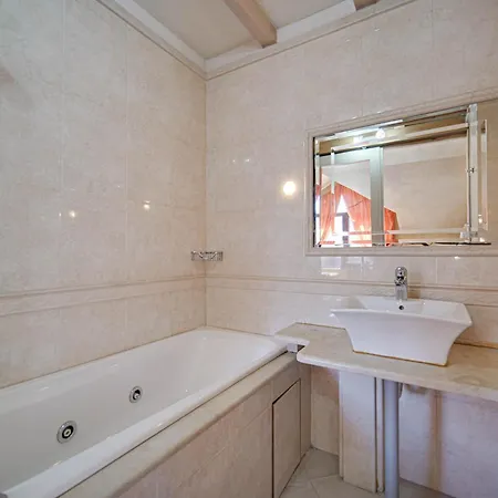 Friends بانسكو