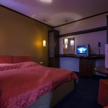 Otel Friends 3*