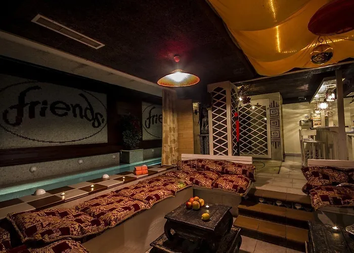 Ξενοδοχείο Friends 3*